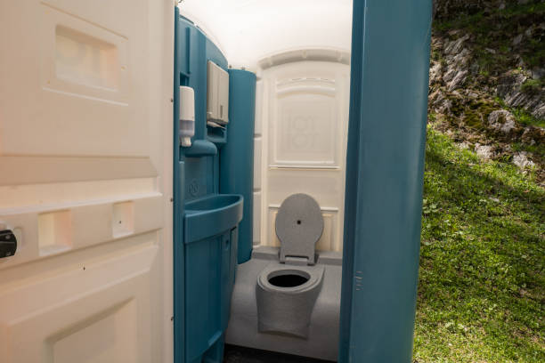 Best Emergency porta potty rental  in Shelburn, IN