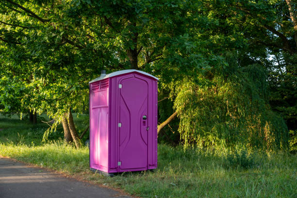 Best Luxury portable toilet rental  in Shelburn, IN