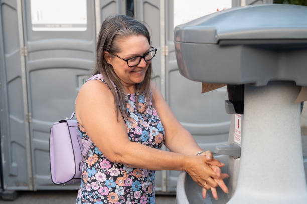Best Portable bathroom rental  in Shelburn, IN